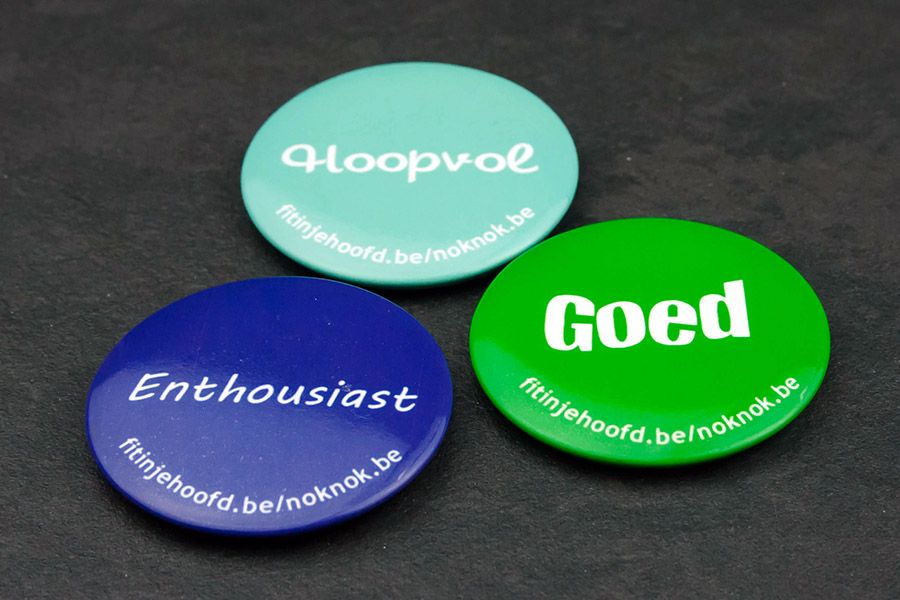 bedrukte buttons met verschillende teksten